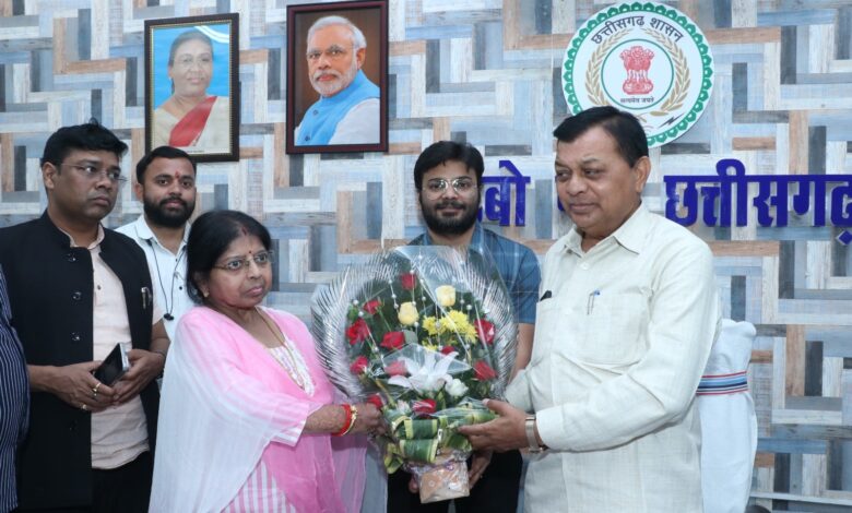 श्रम मंत्री देवांगन ने श्रम कल्याण मण्डल के अध्यक्ष का कार्यभार ग्रहण किया